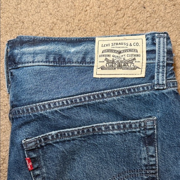Levi’s Wellthread Baggy Dad Jeans - Picture 2 of 7
